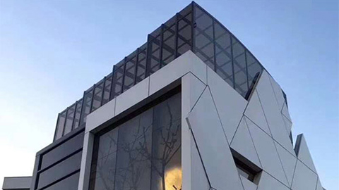 沈陽(yáng)鋁單板幕墻廠(chǎng)家，塑造城市風(fēng)貌，展現品質(zhì)魅力！